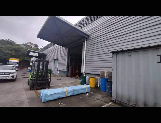 420M² WAREHOUSE TO LET IN BRIARDENE